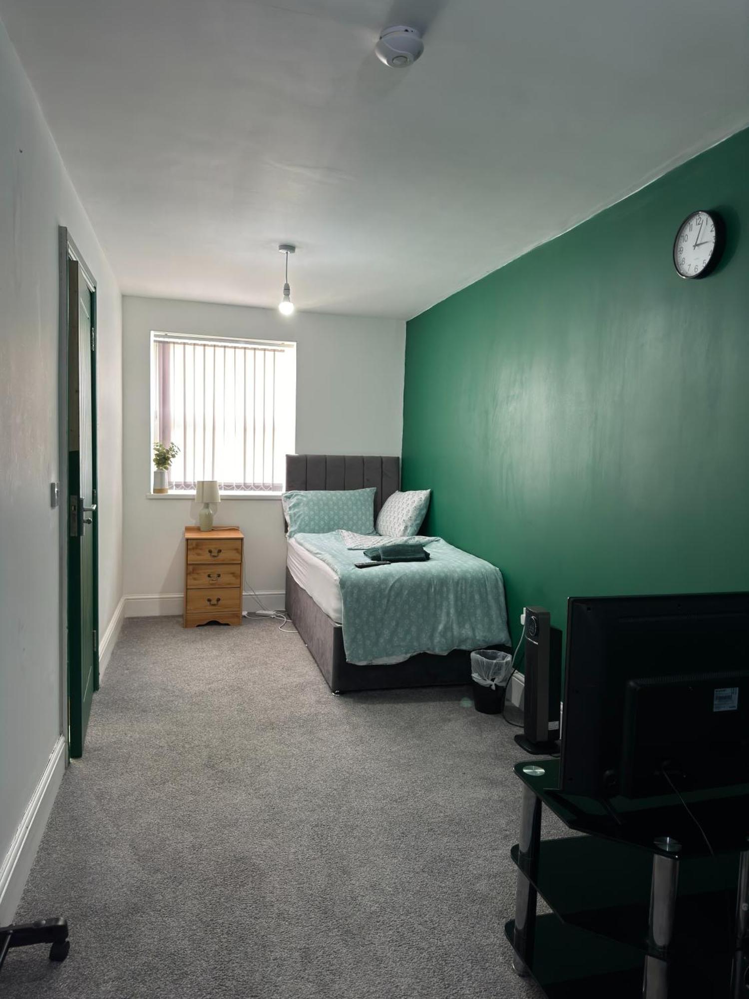 Ur Place Failsworth Экстерьер фото
